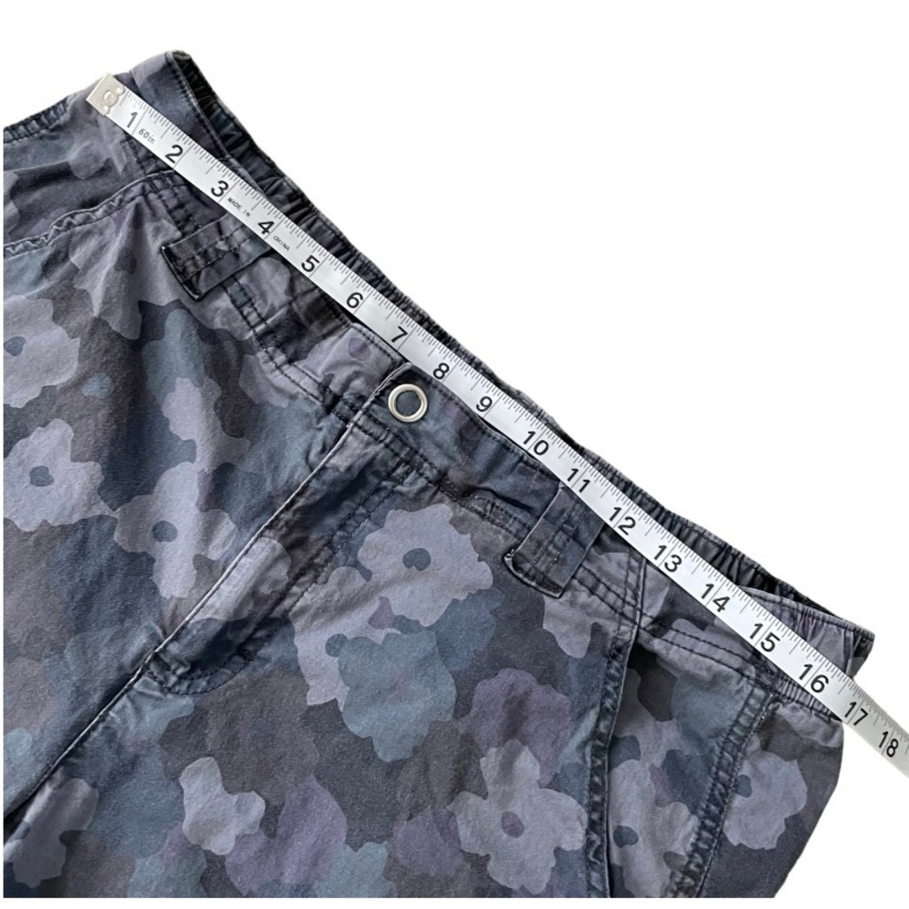 Lucy floral camo shorts sz large - Picture 9 of 10